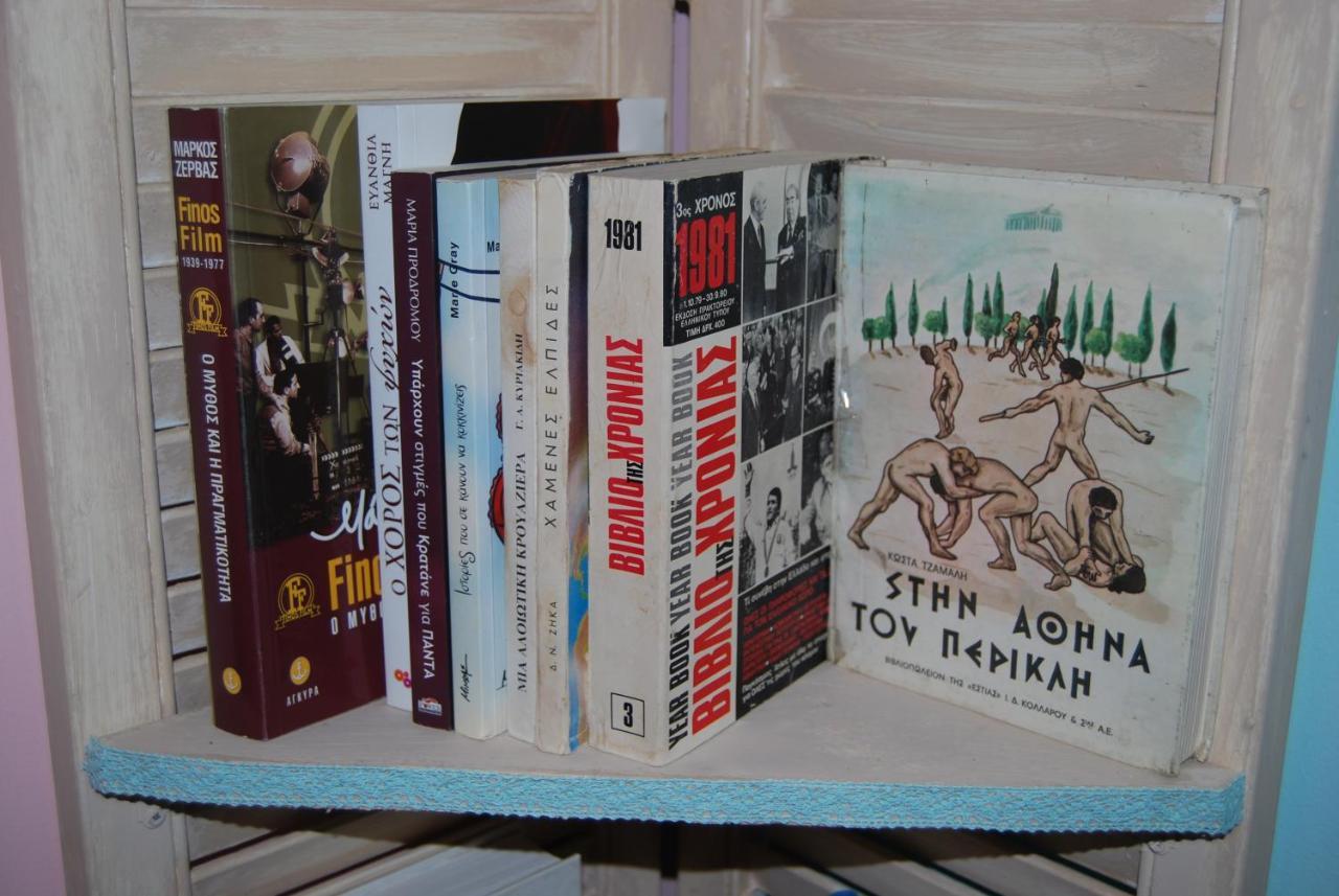 Luxury Traditional Room The Small Bookstore Kastro-Kyllini Exteriér fotografie